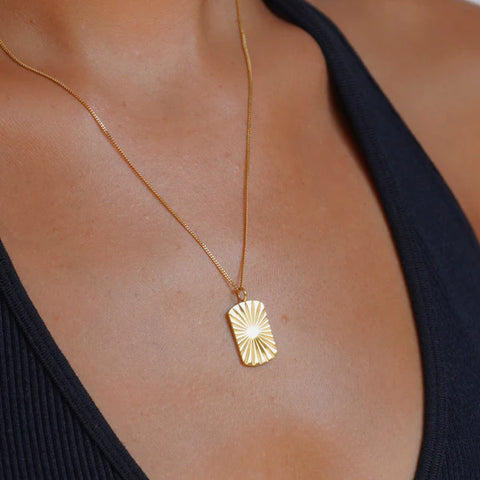 dainty necklaces for women