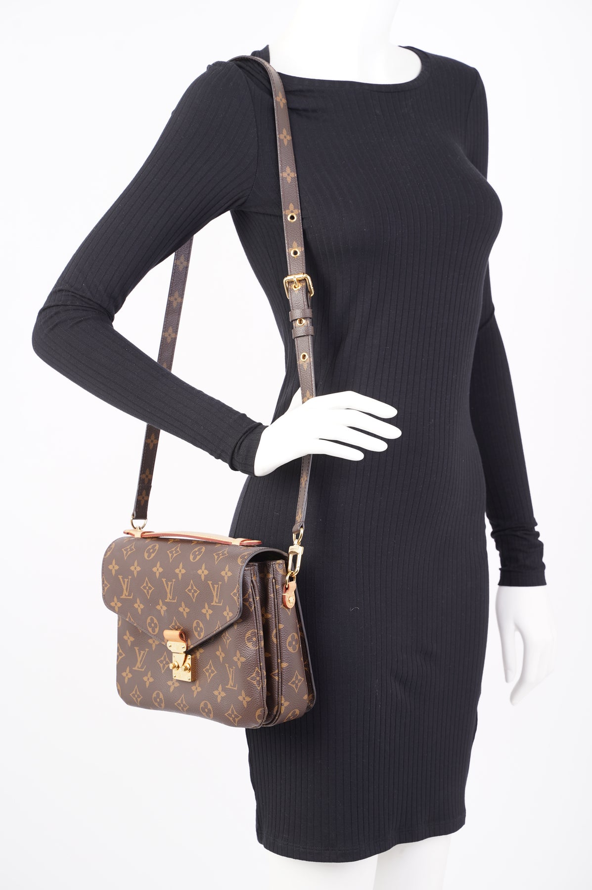 Louis Vuitton Multi Pochette Accessoires Cross Body Bag Monogram Empre –  EliteLaza