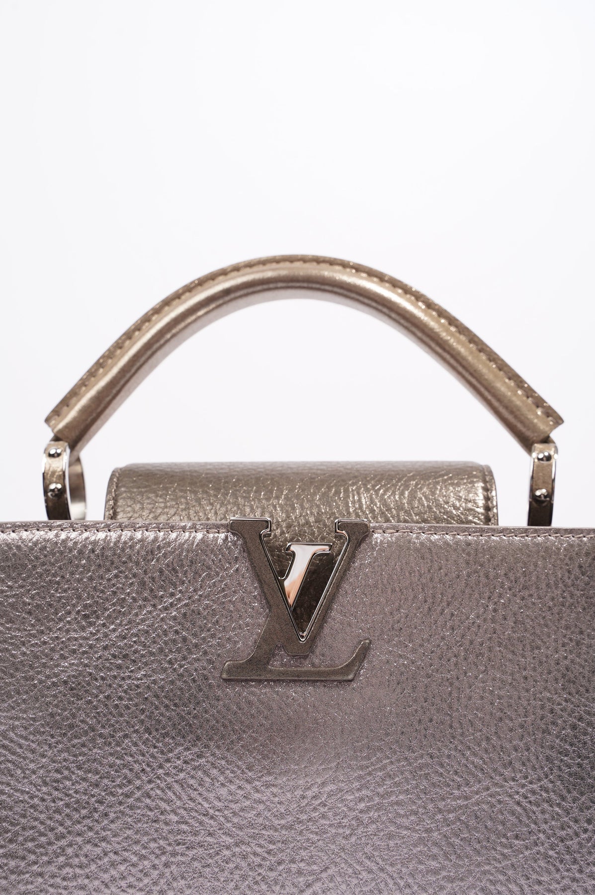 Pre-owned Louis Vuitton Capucines Black Lizard Handbag
