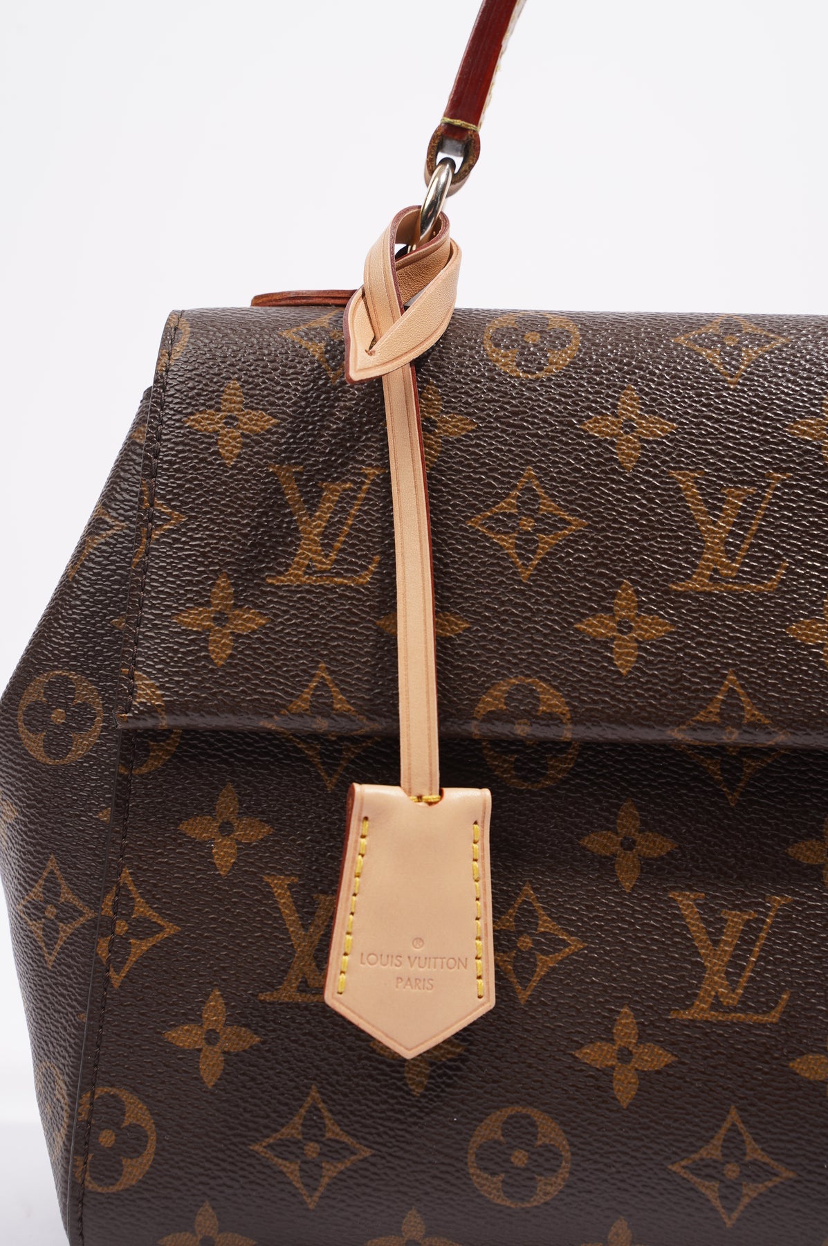 Louis Vuitton Epi Cluny BB (SHG-4bn1Ur) – LuxeDH