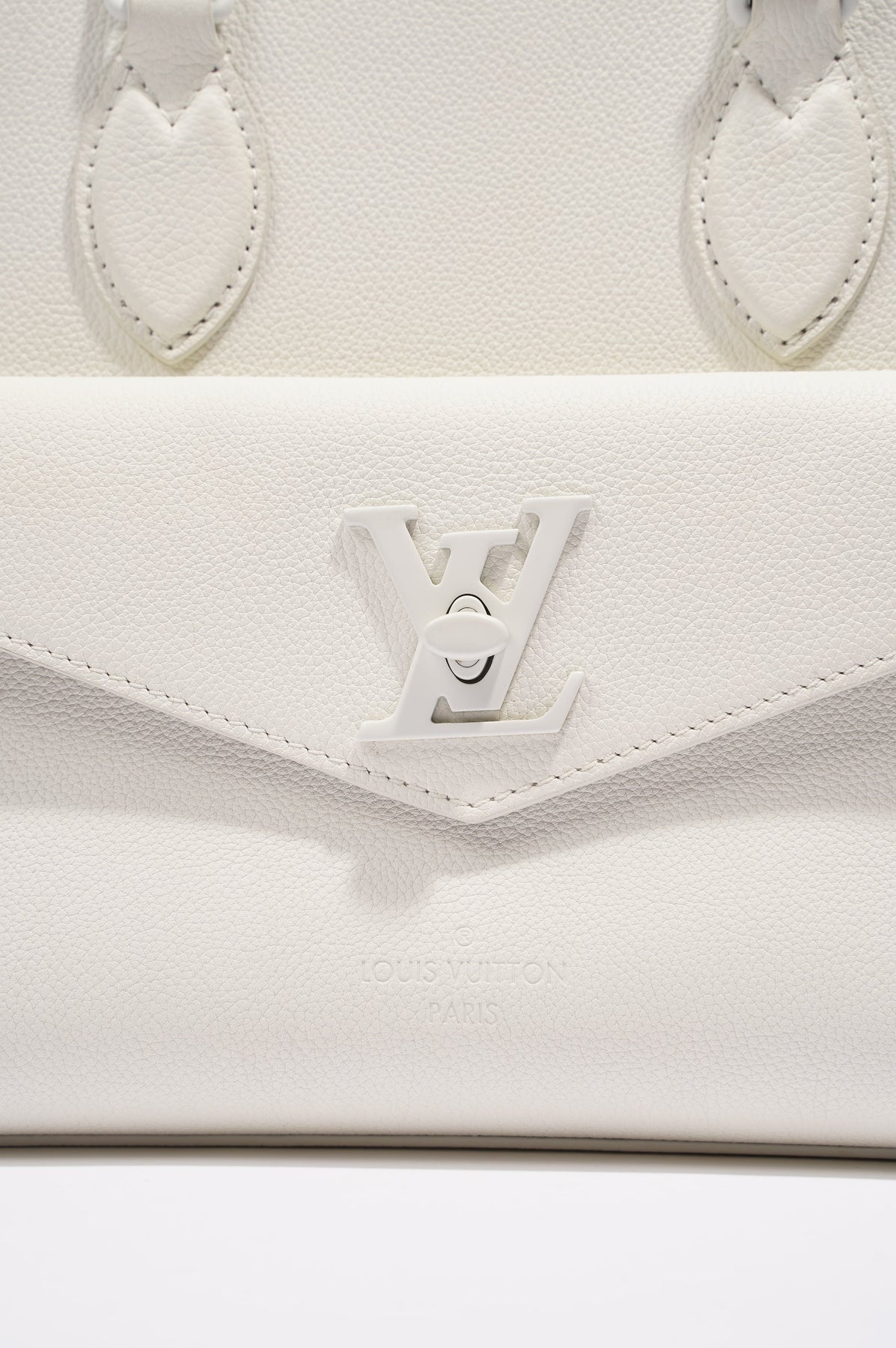 LOUIS VUITTON TOILETRY POUCH 26 – Caroline's Fashion Luxuries