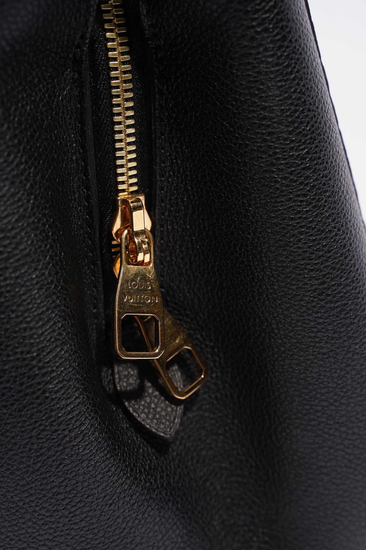 Christian Dior 30 Montaigne Pouch Oblique Nano – Luxe Collective