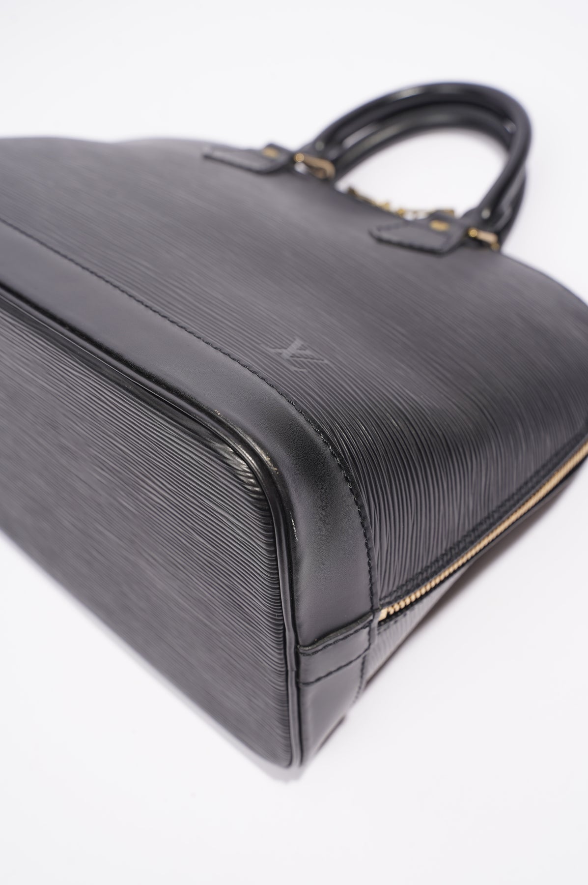Louis Vuitton Vintage - Epi Passy PM - Black - Epi Leather Handbag