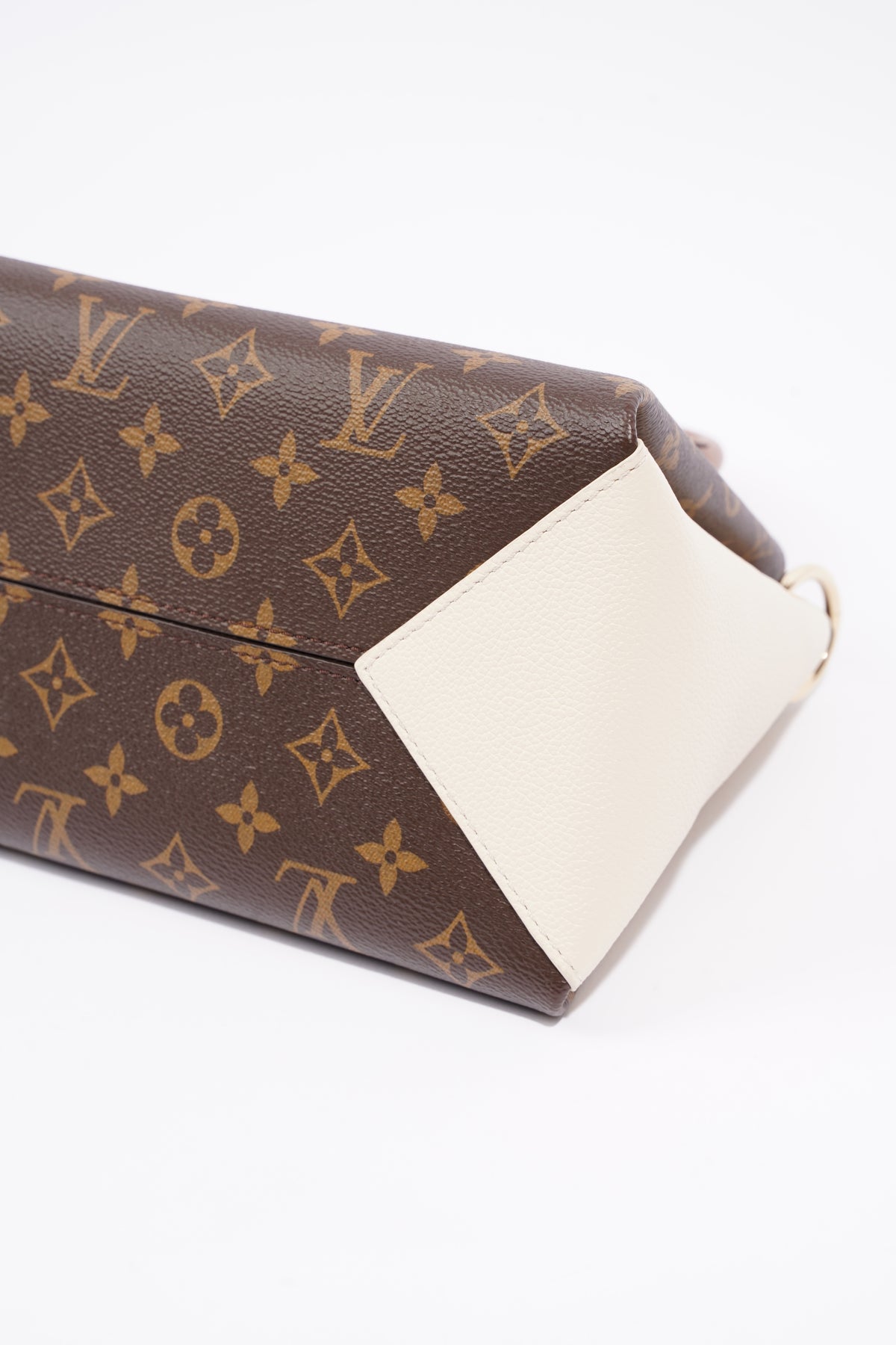 Louis Vuitton® Duo Messenger  Louis vuitton mens bag, Louis vuitton  shoulder bag, Man bag