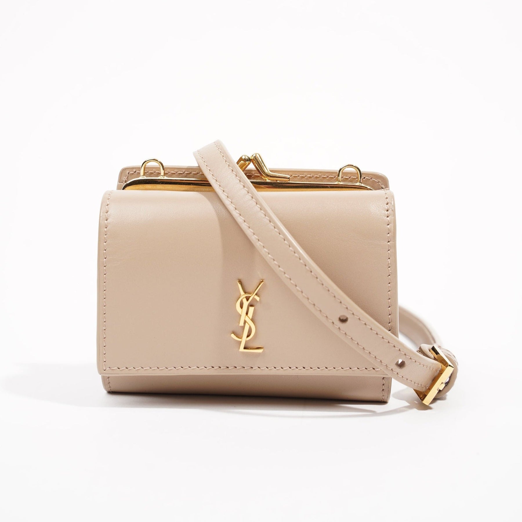 BN Ysl Saint Laurent Ivory monogram Cardholder authentic, Luxury, Bags &  Wallets on Carousell