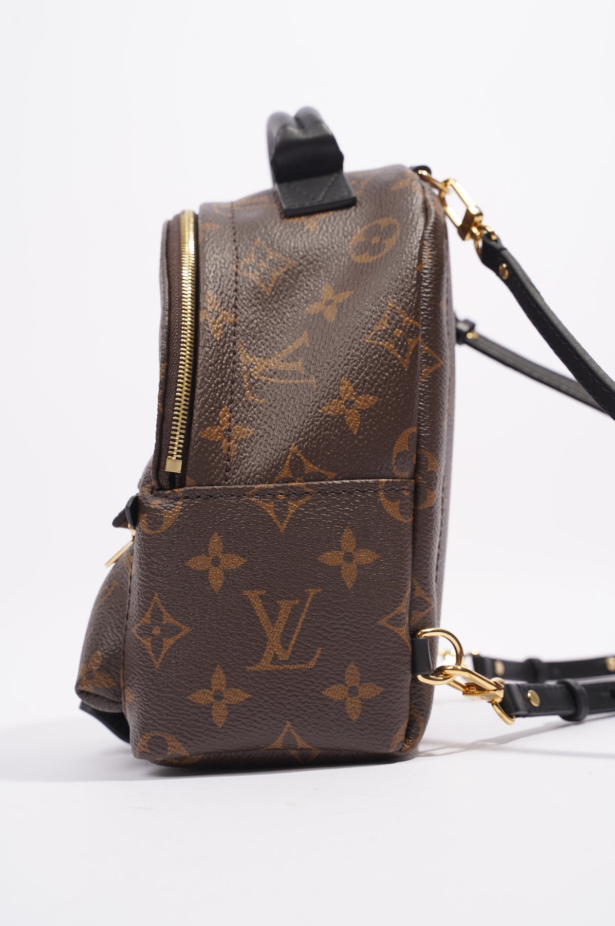 louis-vuitton crossbody backpack women