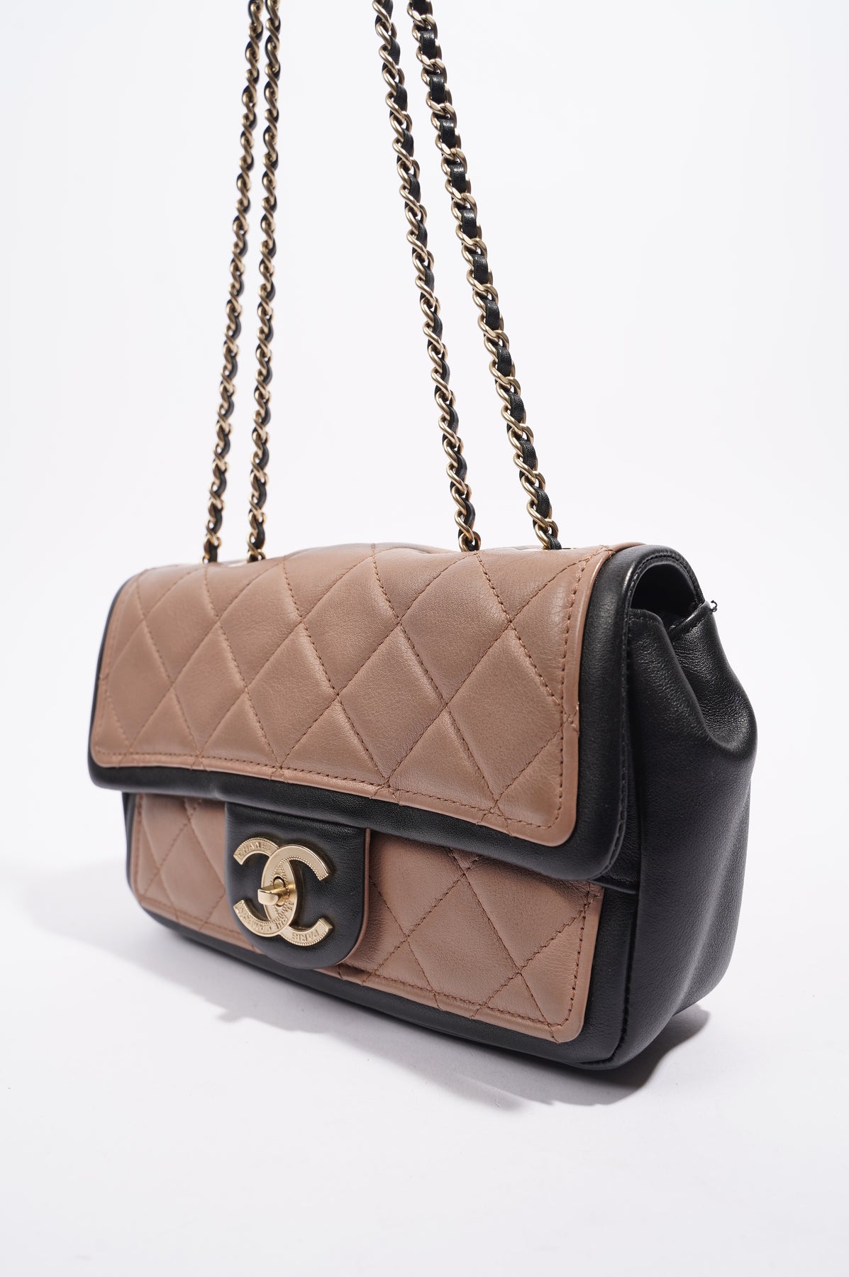 Chanel Womens Heart Bag 22s Purple Micro Leather ref.1006317 - Joli Closet