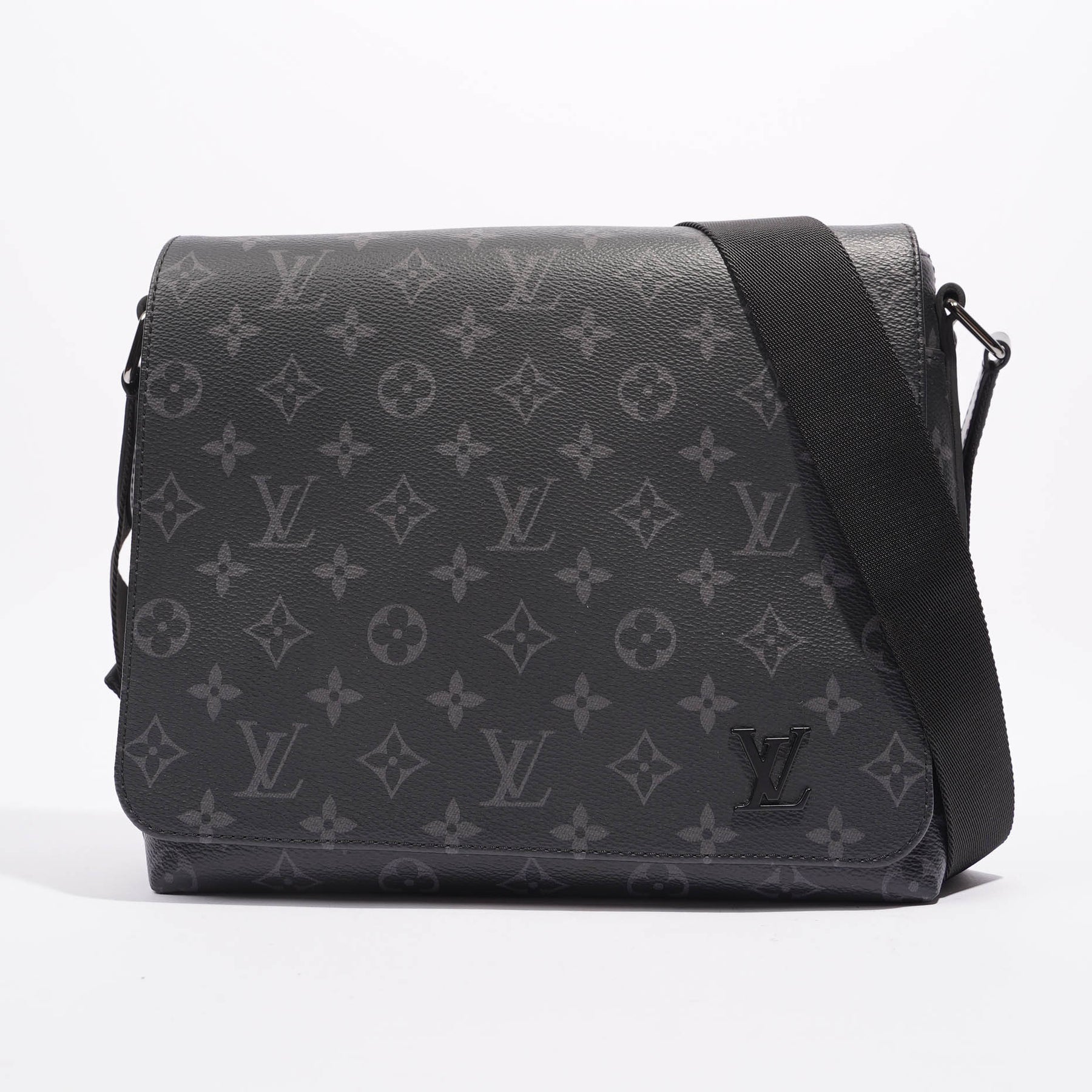 Louis Vuitton® Trio Messenger Black. Size in 2023