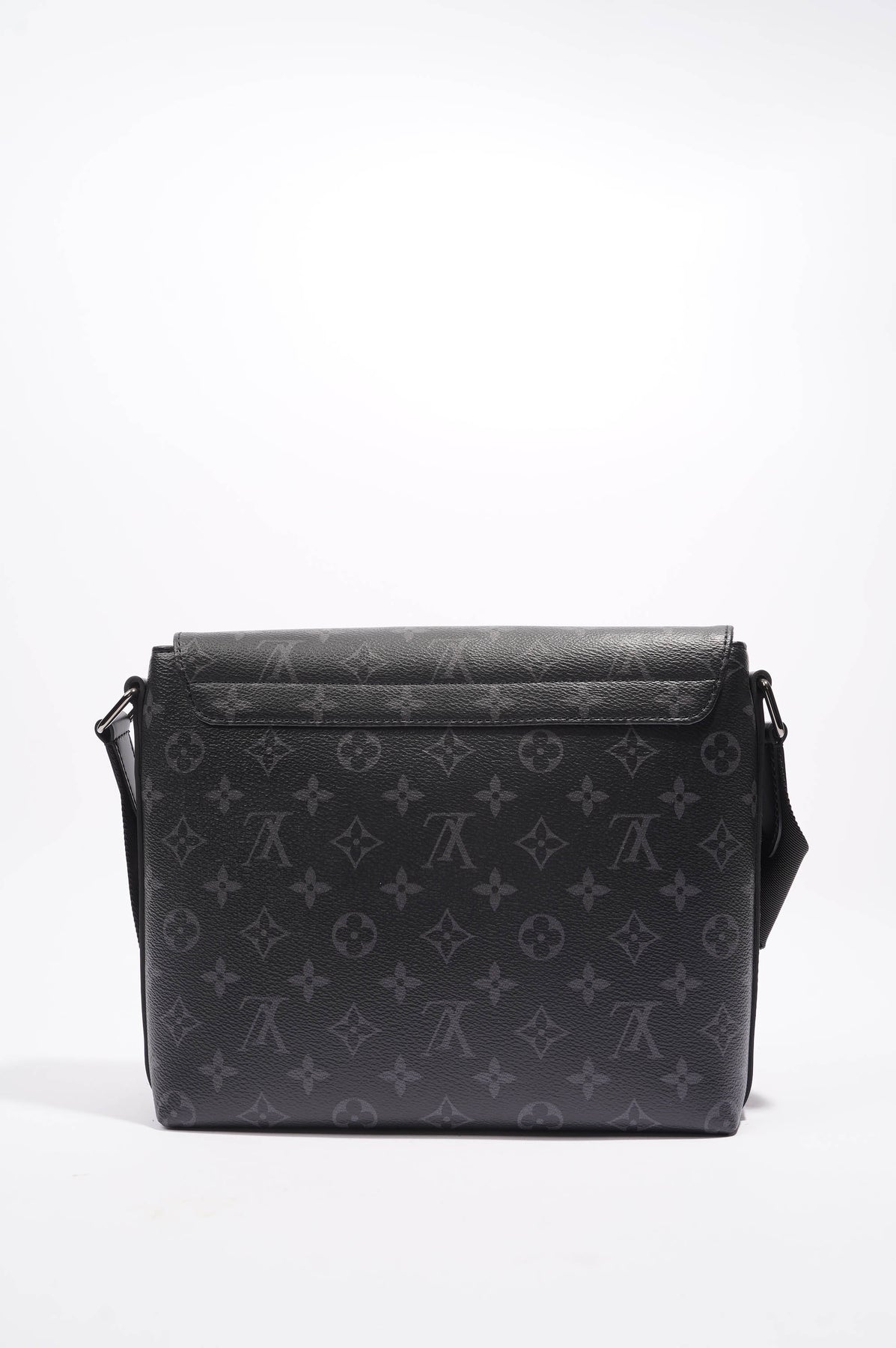 Louis Vuitton® Trio Messenger Black. Size in 2023