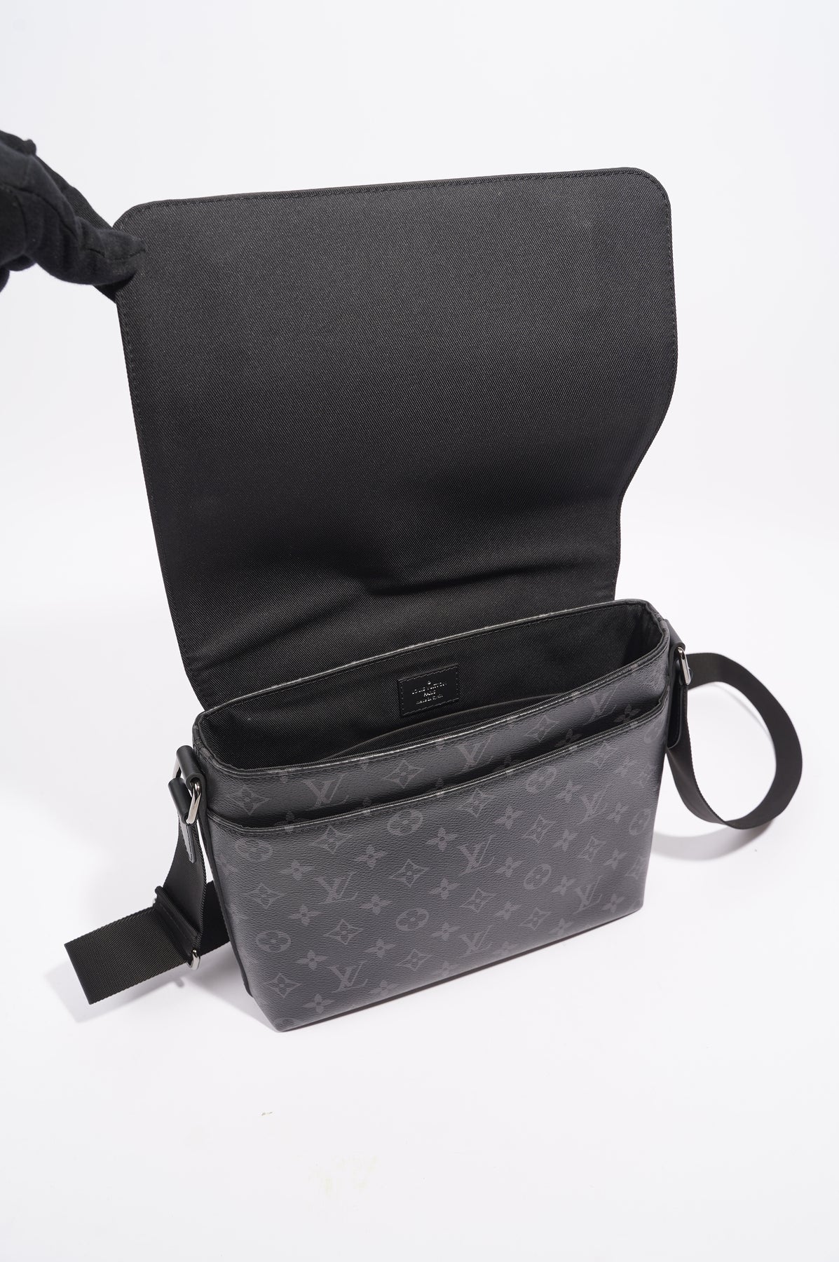 Louis Vuitton® Trio Messenger  Handbags for men, Louis vuitton, Small coin  purse