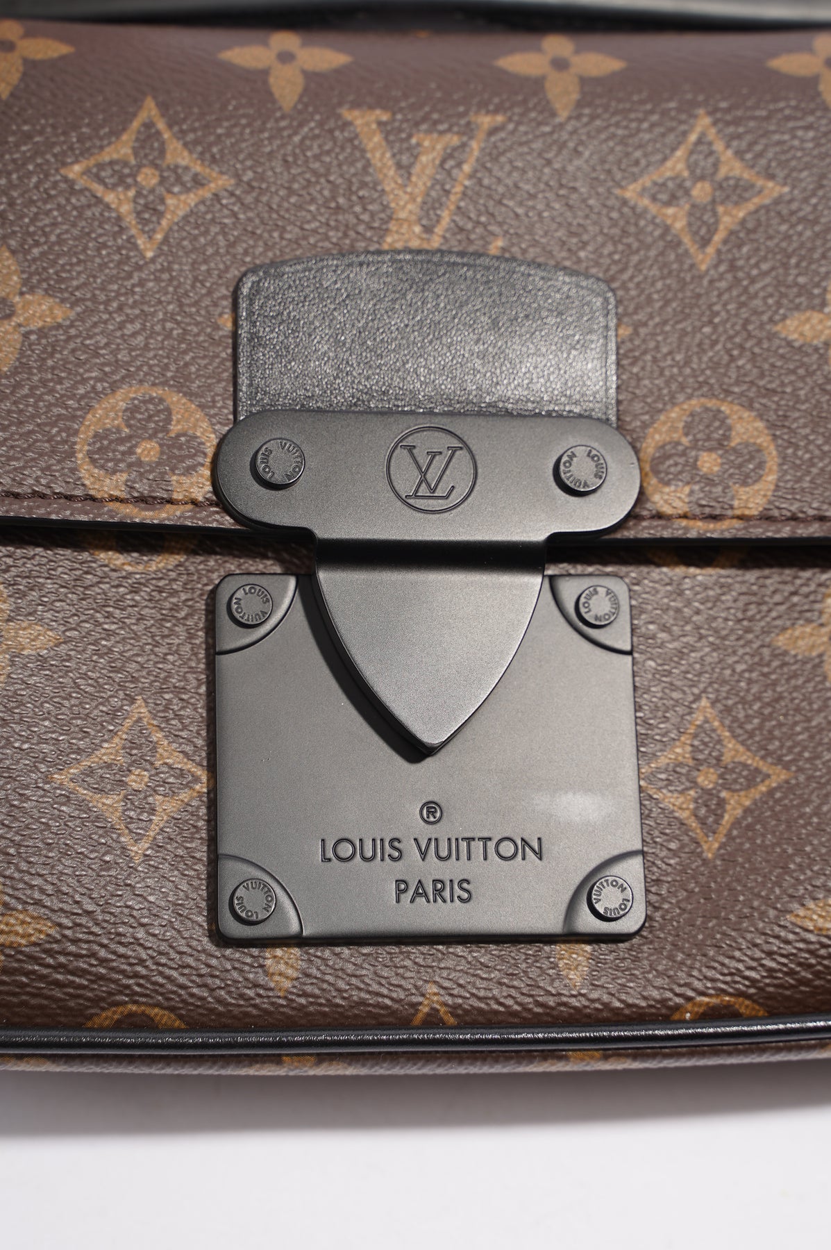 Louis Vuitton Mens Dopp Kit Toilet Pouch Monogram Eclipse – Luxe Collective