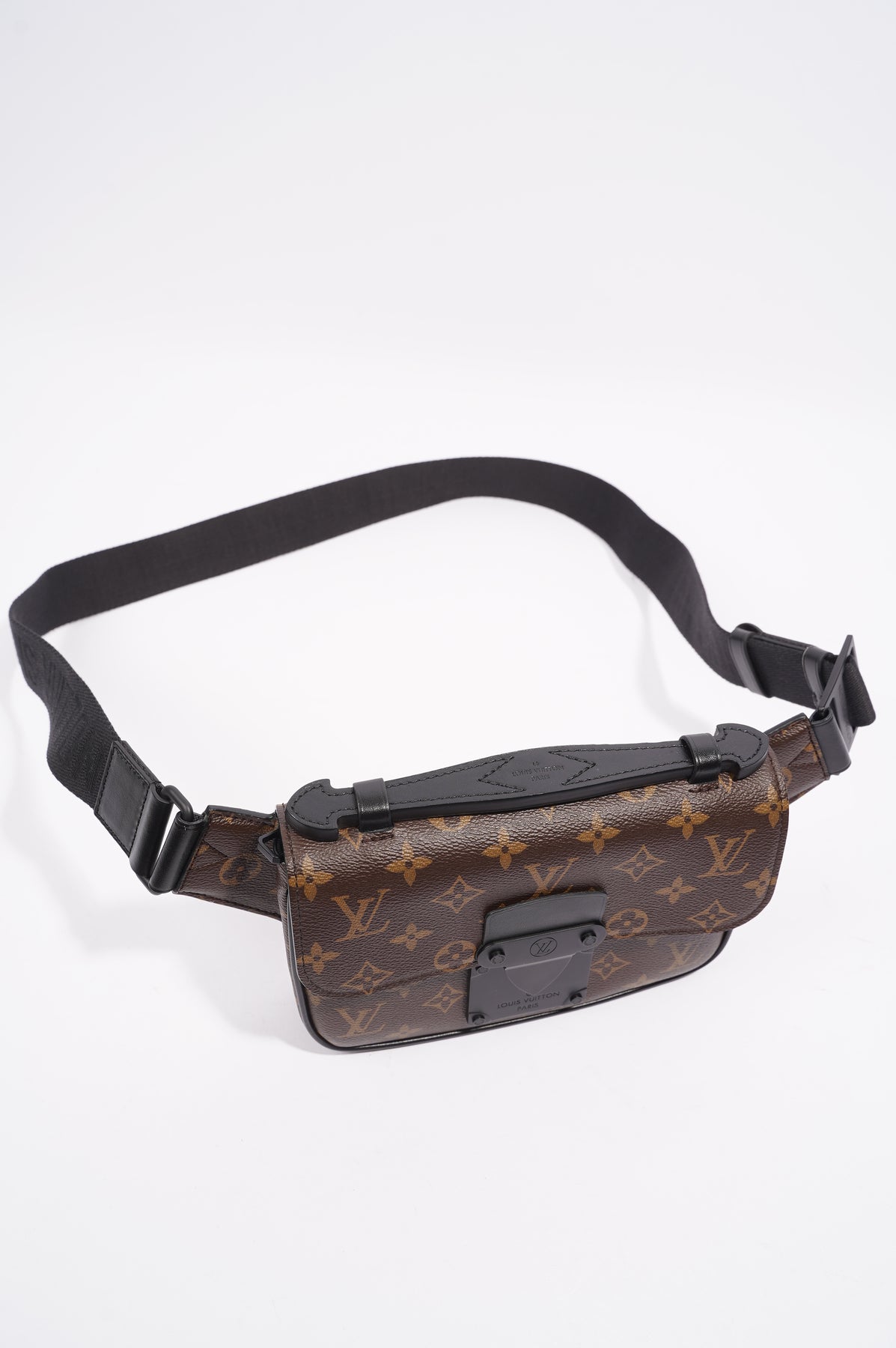 Louis Vuitton Crazy in lock Dark brown Leather ref.391380 - Joli