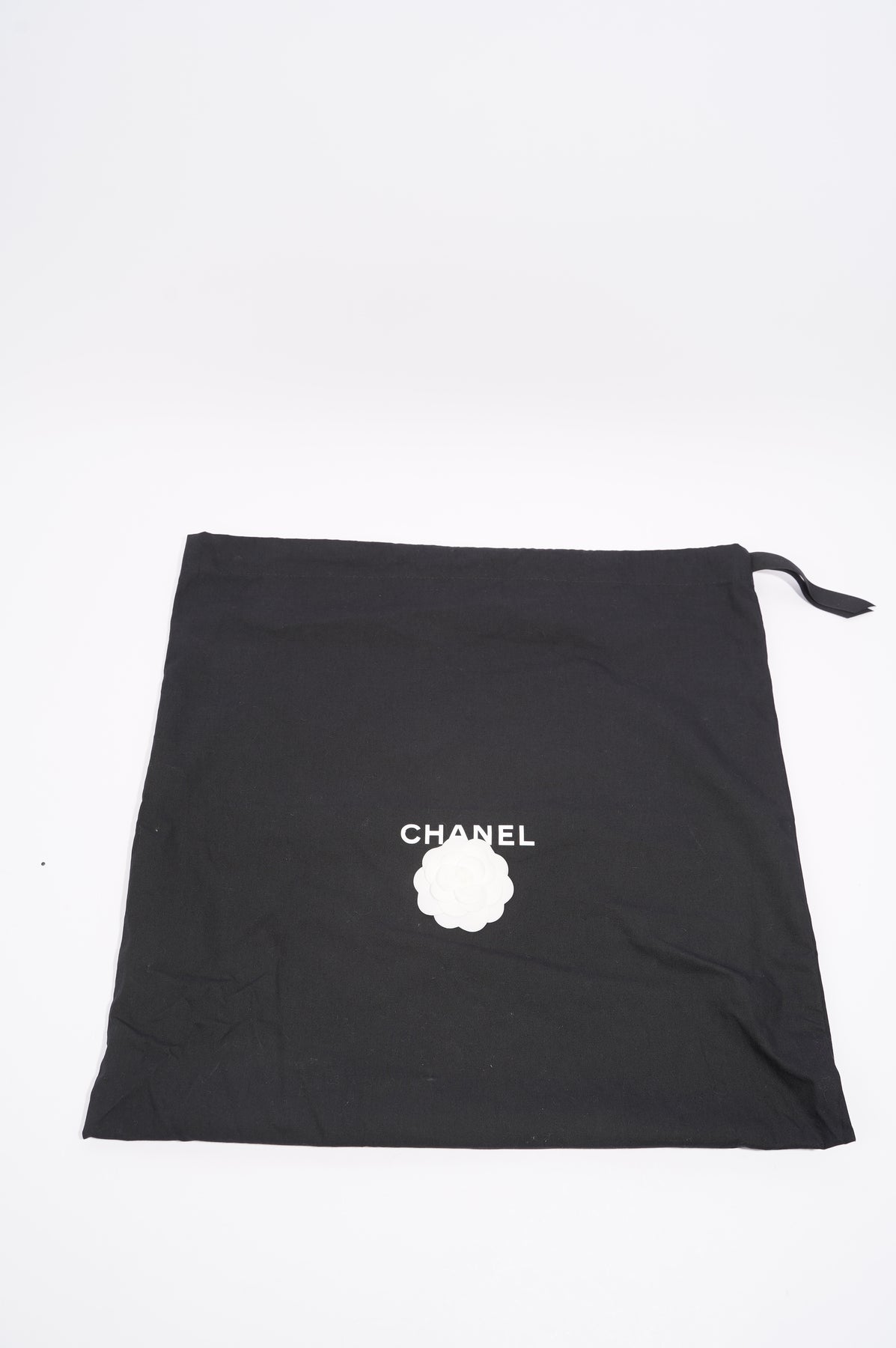 Chanel Womens Classic Pouch Black Caviar – Luxe Collective