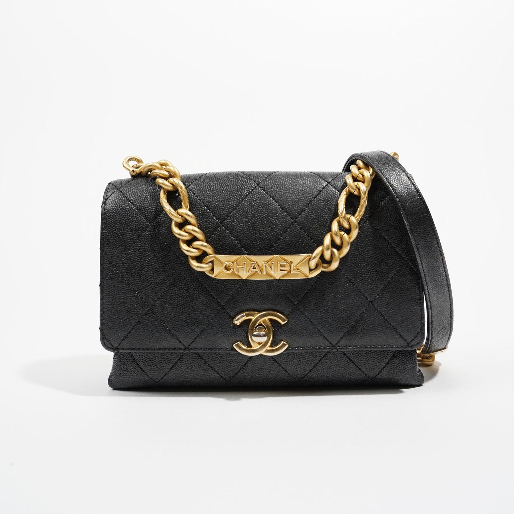 Chanel Quilted Lambskin Ligne Cambon Zip Mini Pouch (SHF-15996) – LuxeDH