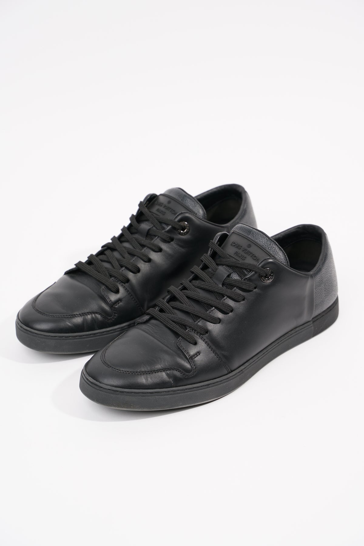 Louis Vuitton Mens Damier Sneakers Black EU 40.5 / UK 6.5 – Luxe