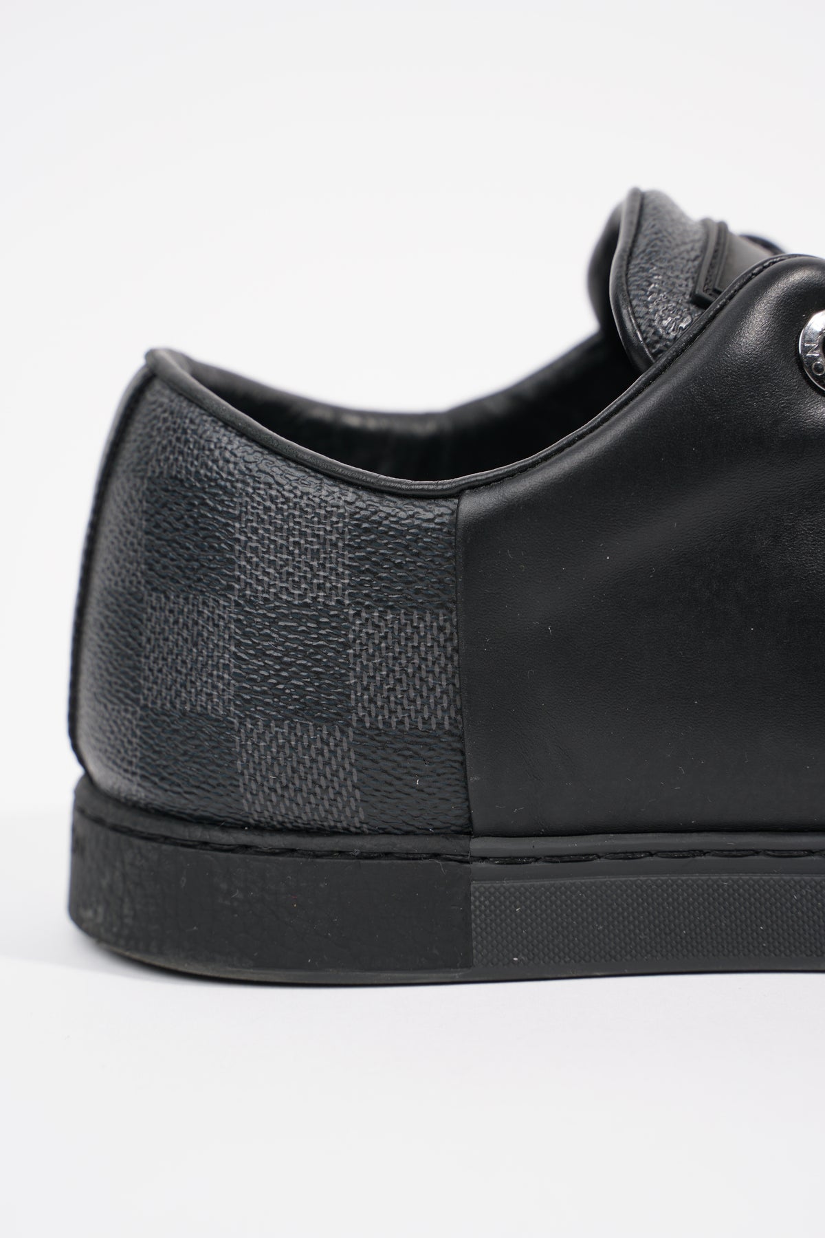 Louis Vuitton Mens Damier Sneakers Black EU 40.5 / UK 6.5 – Luxe