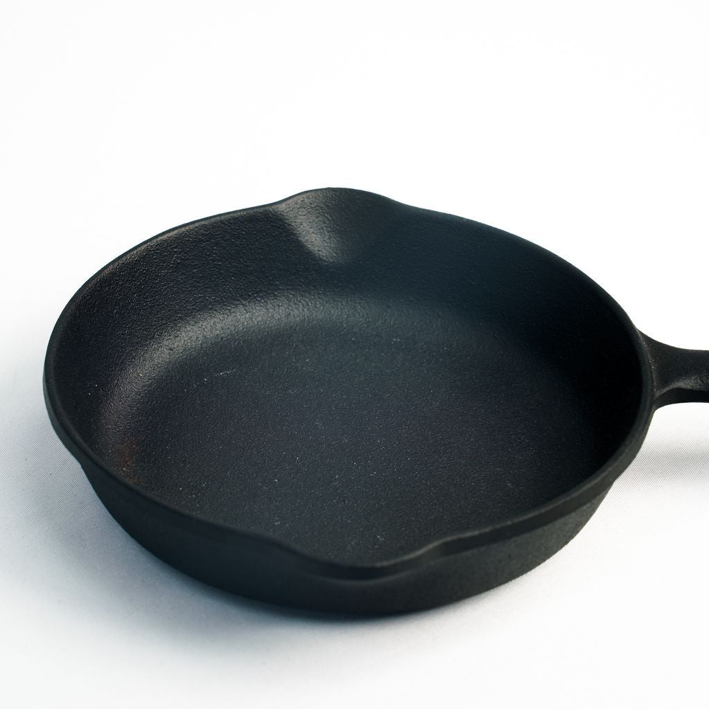 KAWASIMAYA Hot Oil Skillet,Mini Cast Iron Omelette Pan Pan Burning
