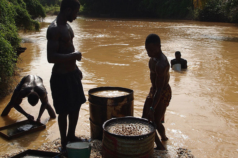 Extraction de diamants alluvionnaires