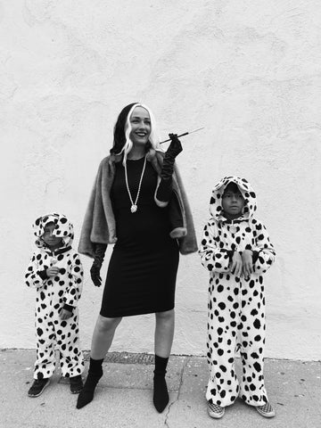 Cruella De Ville halloween Costume and Dalmatians