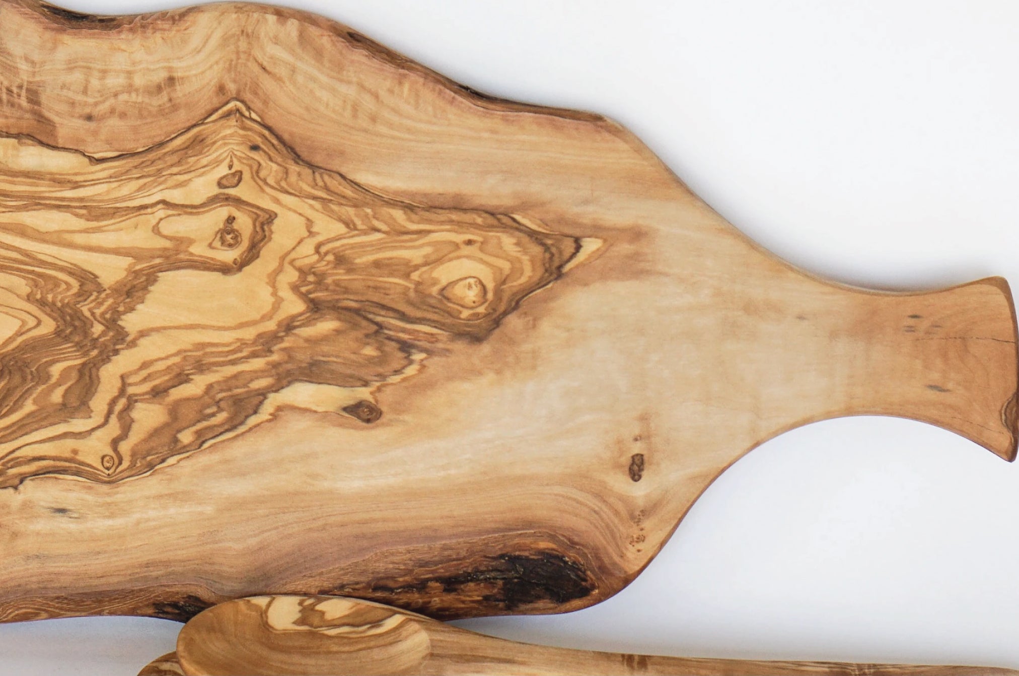 Sousse serving board by Fairkind. Luxury olive wood goods made by hand