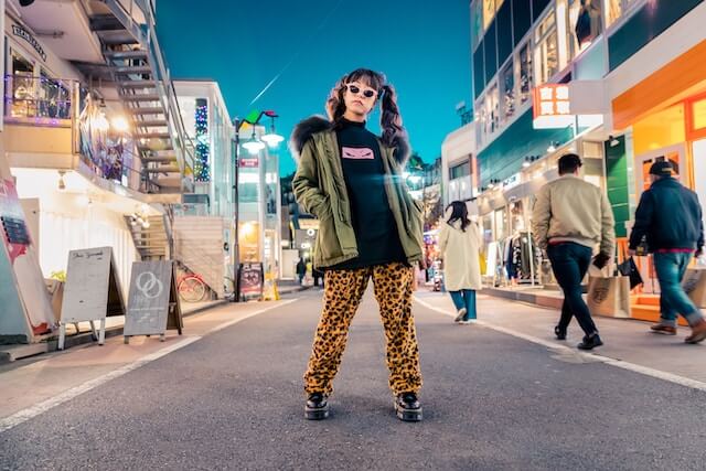 stylish woman in the middle of the street