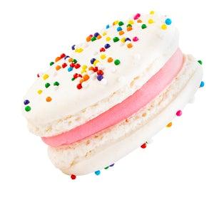 birthday cake macarons - La Marguerite