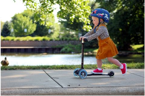 How One 2-year-old Learned to Ride the Micro Mini Scooter – Micro Kickboard
