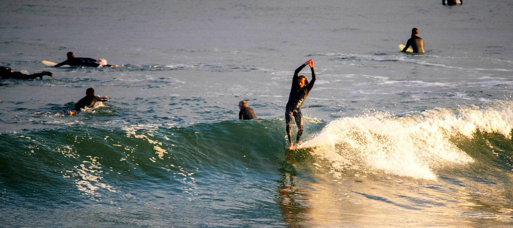Surfer En Californie : PLEASURE POINT (Santa Cruz)