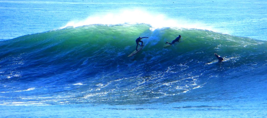 Surfer En Californie : STEAMER LANE (Santa Cruz)
