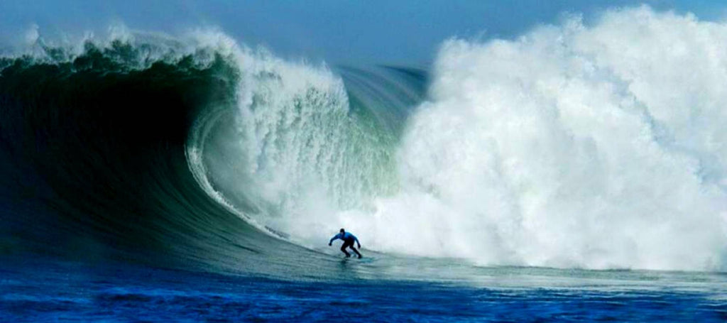 Surfer en Californie du Nord : MAVERICK'S (San Mateo)