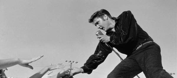 Pourquoi Elvis a-t-il fait du rock and roll ?  