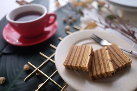 Indonesian layer cake with coffee