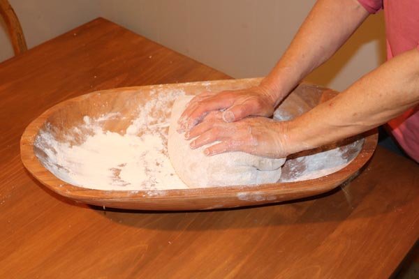 https://cdn.shopify.com/s/files/1/0461/3262/5557/files/diy-kneading-wooden-dough-bowl.jpg?v=1667592889