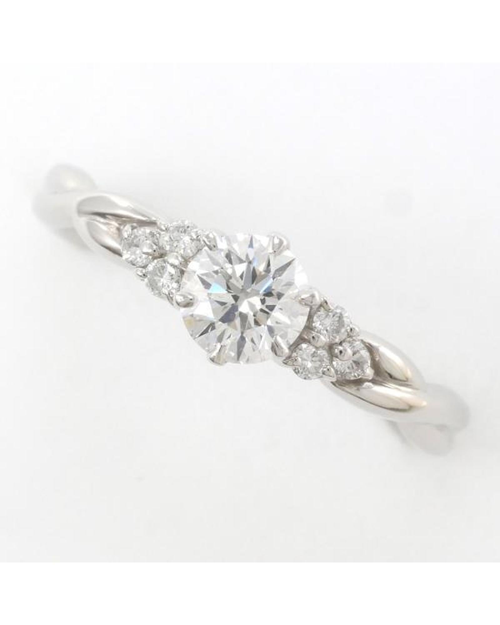 image of PT900 Platinum Ring with 0.448 ct VVS2 Diamond