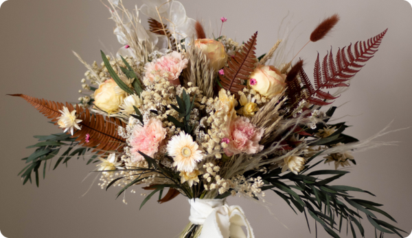 dried-wedding-flowers-bouquet