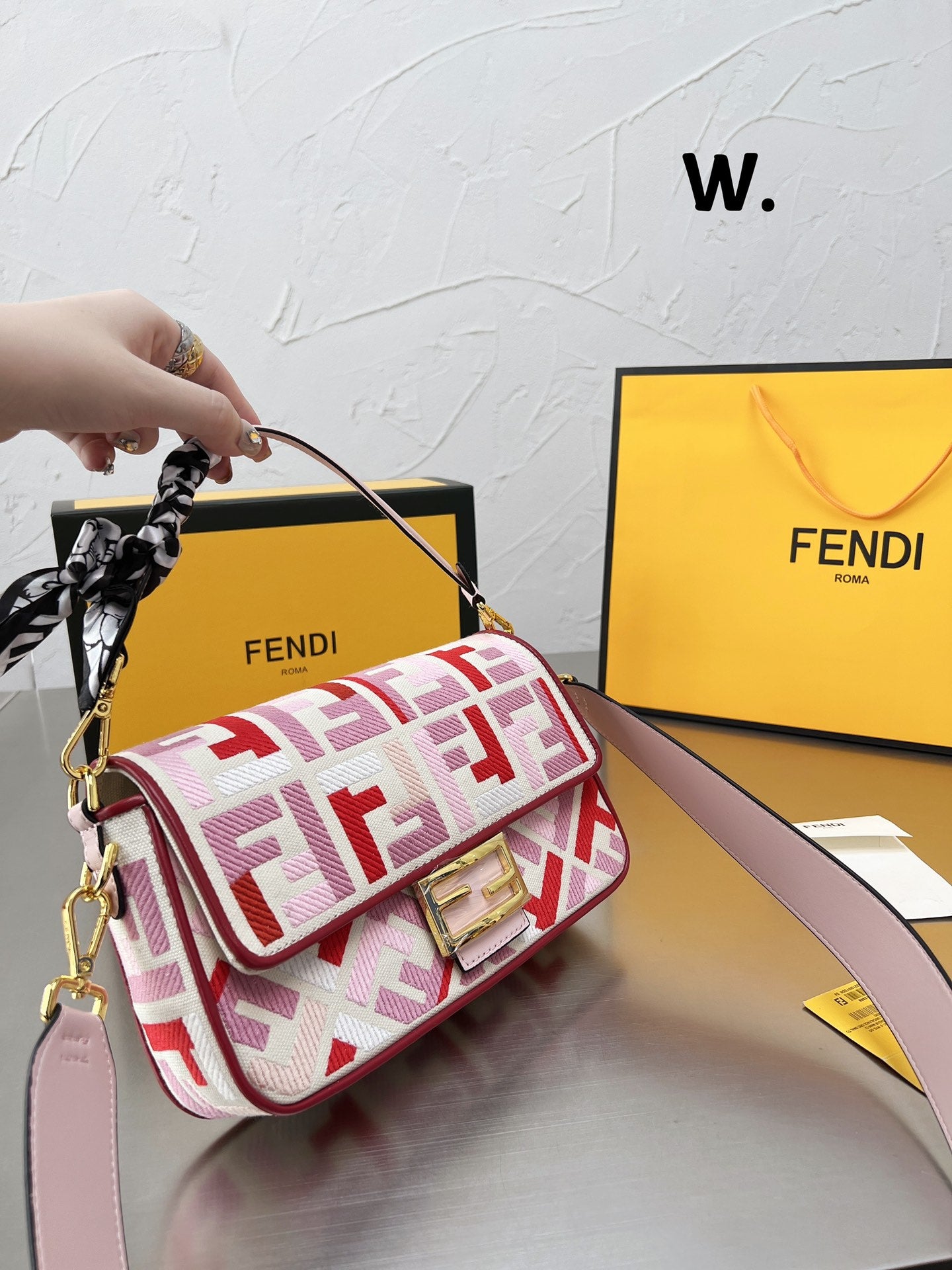 Fendi Tote Bags Crossbody Bags Hobo Bags Fashion Bag Women's Shoulder Bag Chain Bag Messenger Ba