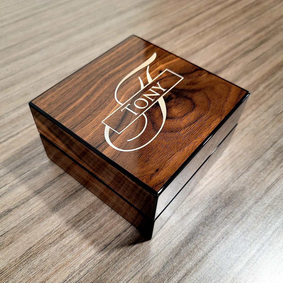 Personalized Staff of Hermes Motif Cigar Humidor -  Norway