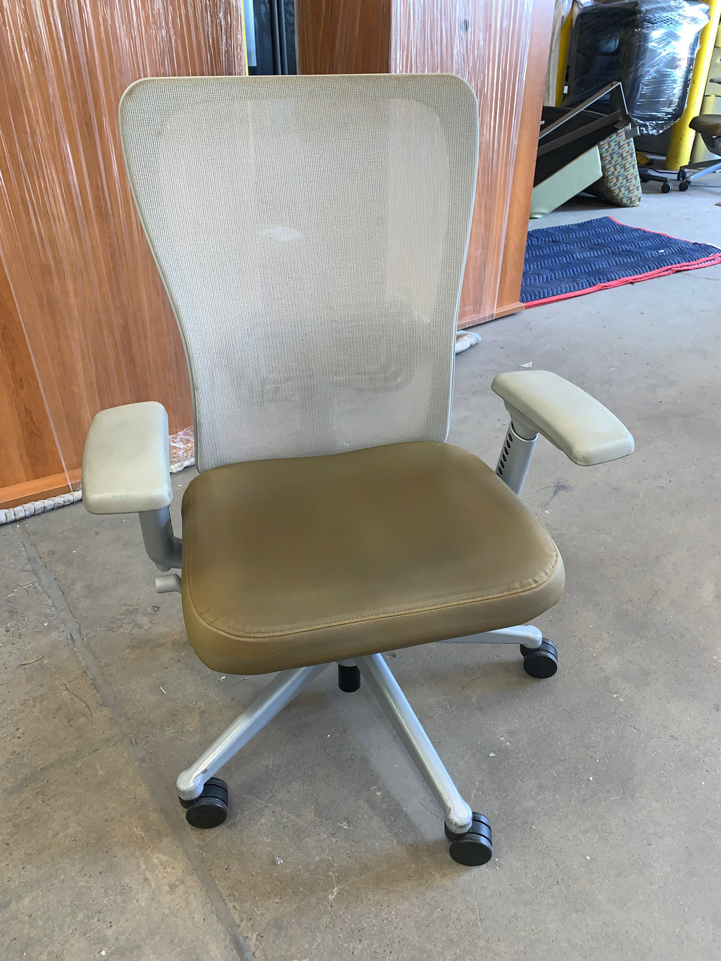 used haworth zody chair