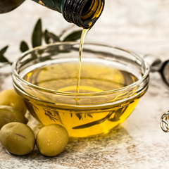 stable, healthy fats like olive oil help in blood sugar maintenance