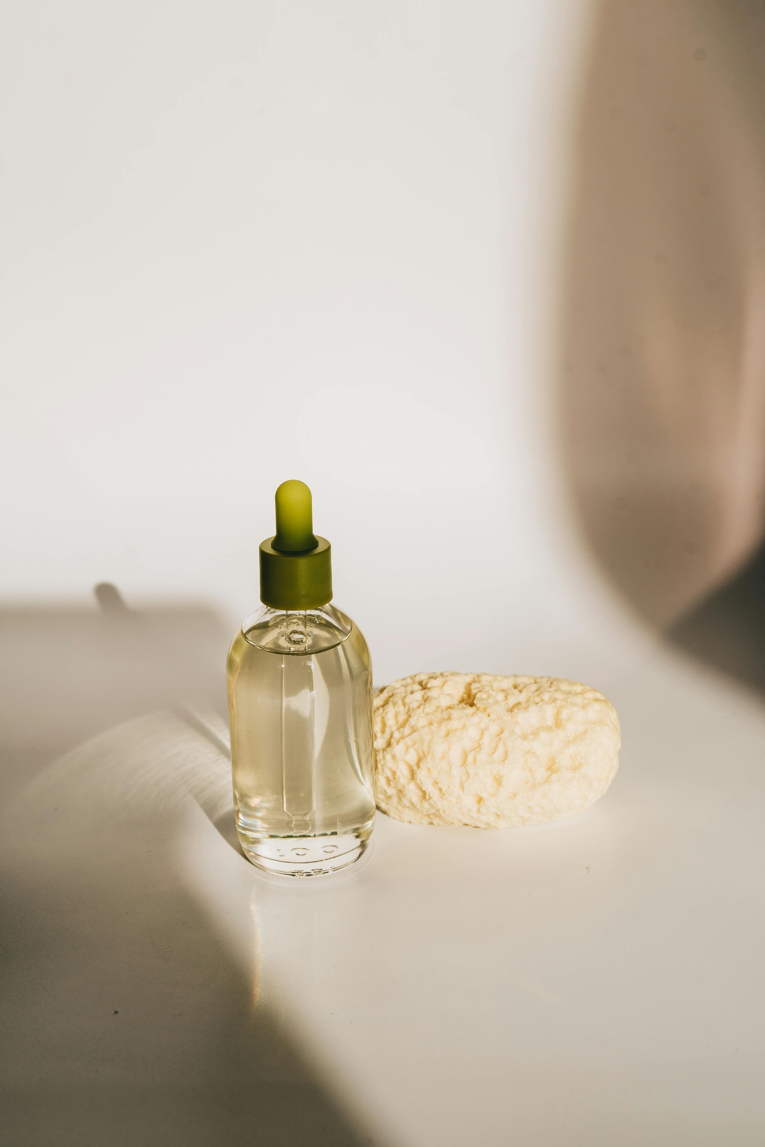 ANTI-ANTIFOLOGY OILS AGAINST CANDIDA, WHICH CAUSES FUNGAL INFECTIONS