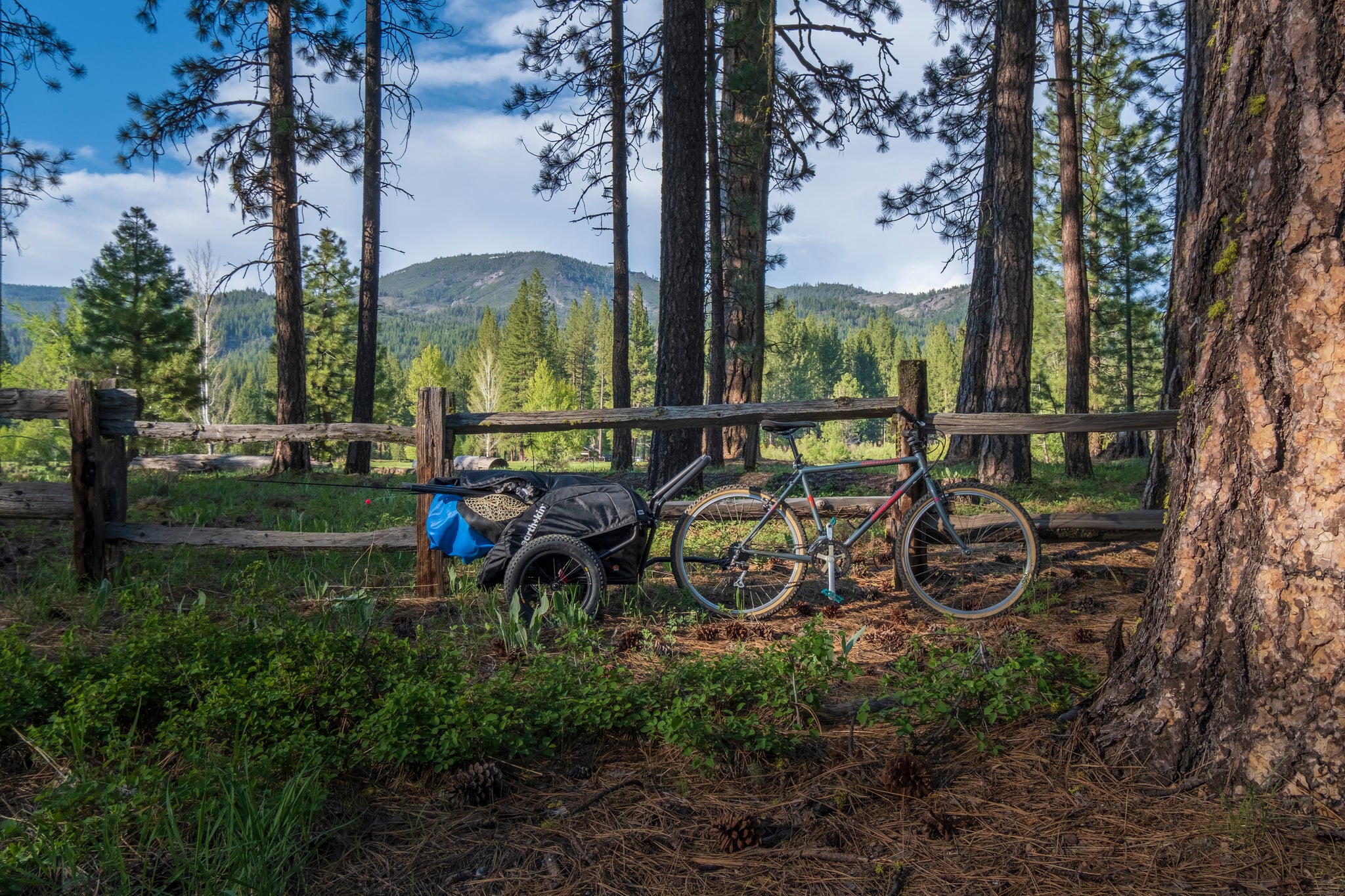 Bikepacking and bikerafting with a packraft bike trailer