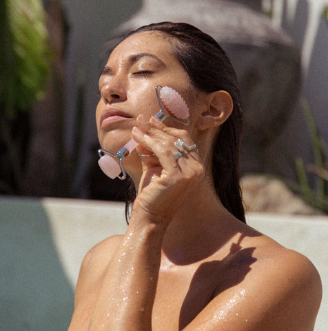 rose quartz facial roller