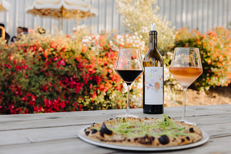 Hubba Wines with pizza on the patio