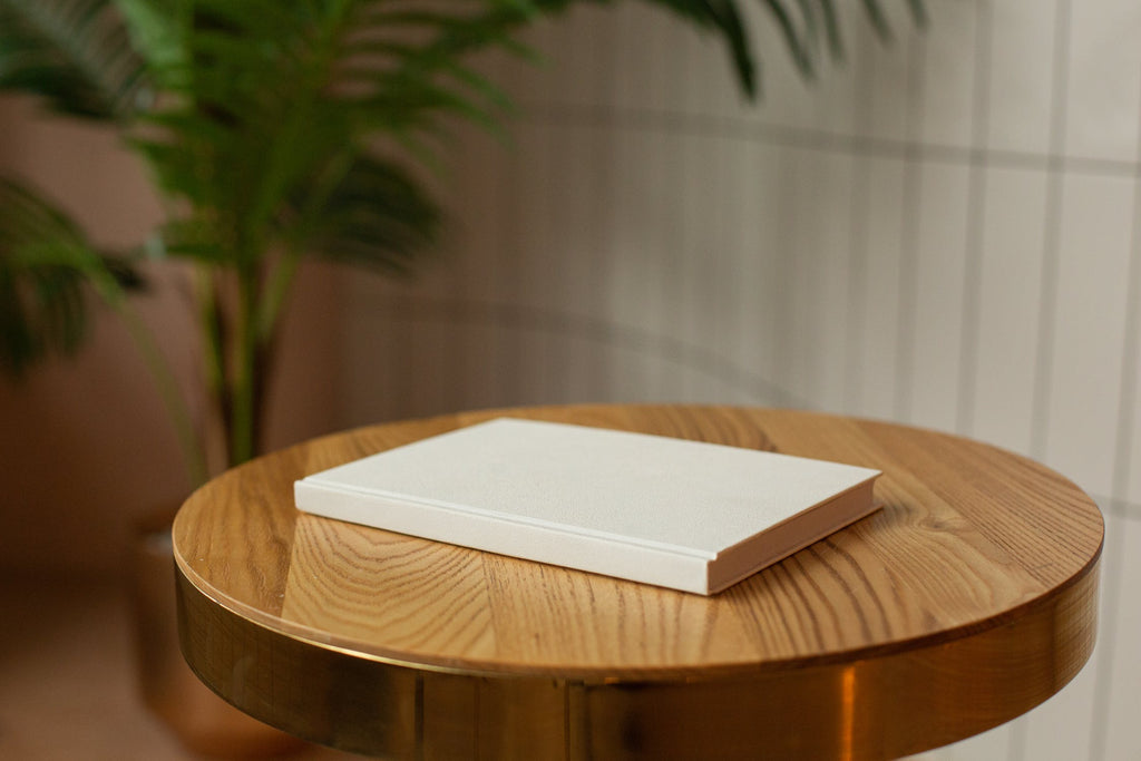 Eco-Friendly Coffee Table with Wooden Round-Top and Legs