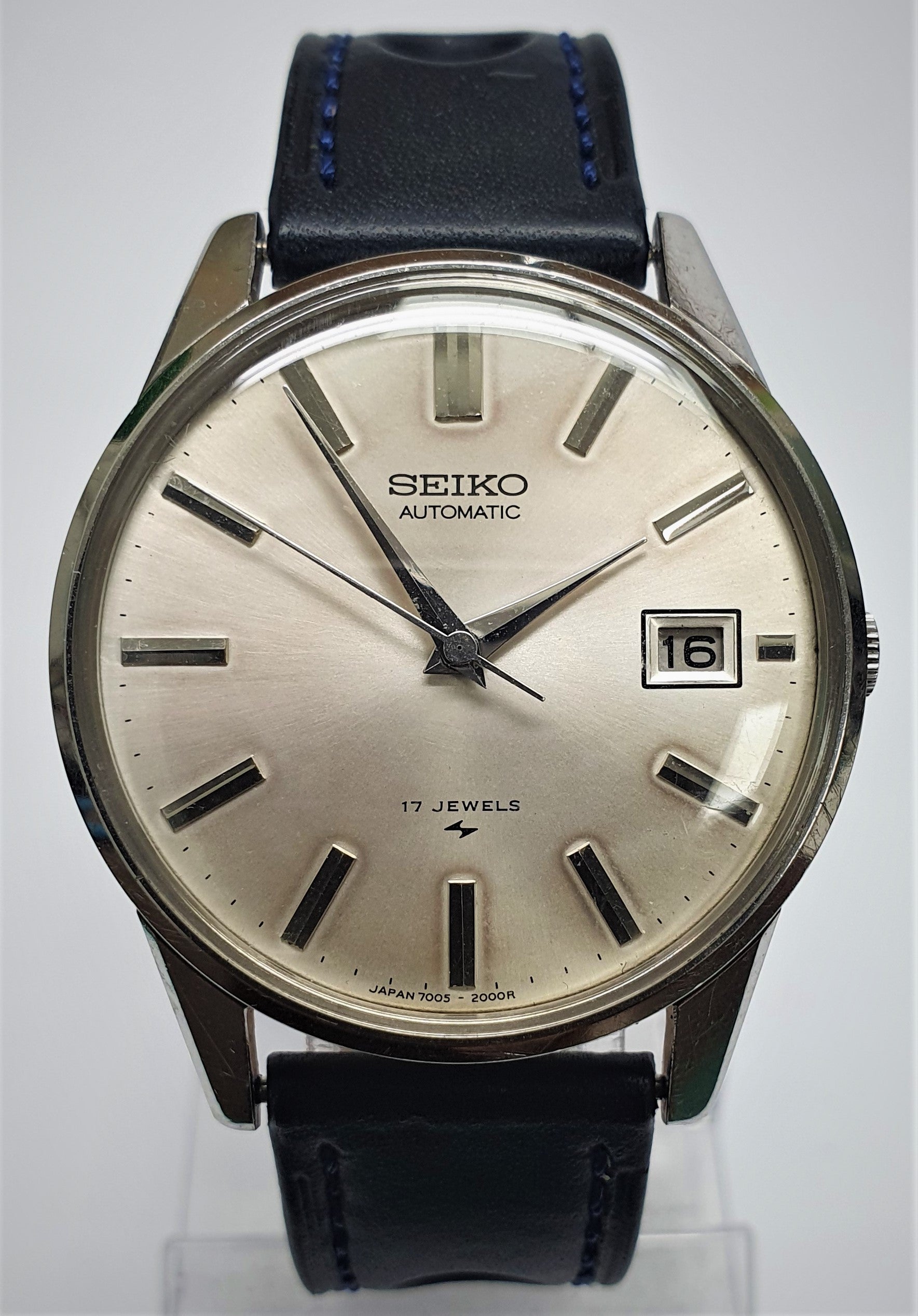 Seiko Vintage Watch LARGE OVERSIZE Cal 7005 200 Automatic 17 Jewel – Watch  Tomb Company Ltd