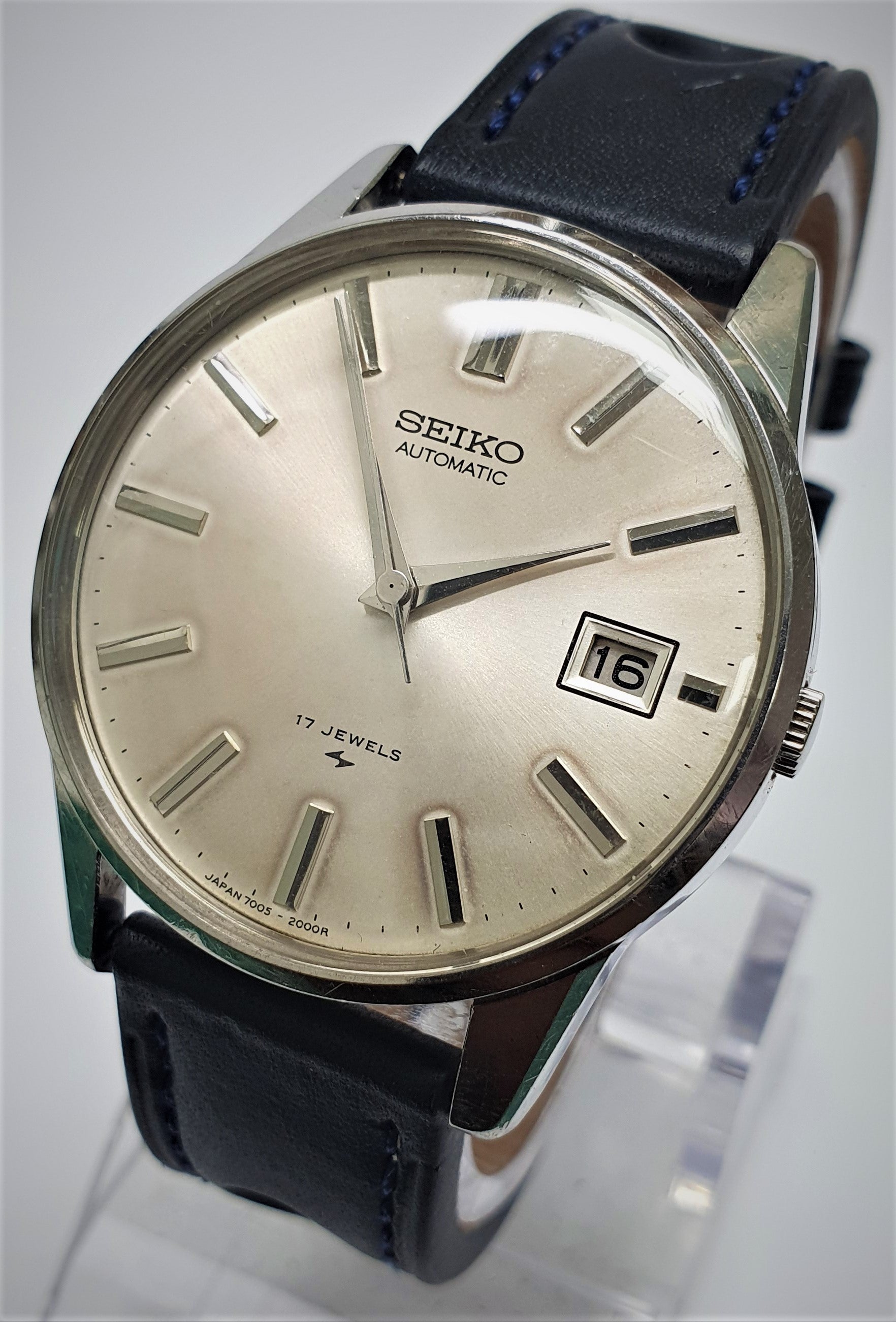 Seiko Vintage Watch LARGE OVERSIZE Cal 7005 200 Automatic 17 Jewel – Watch  Tomb Company Ltd