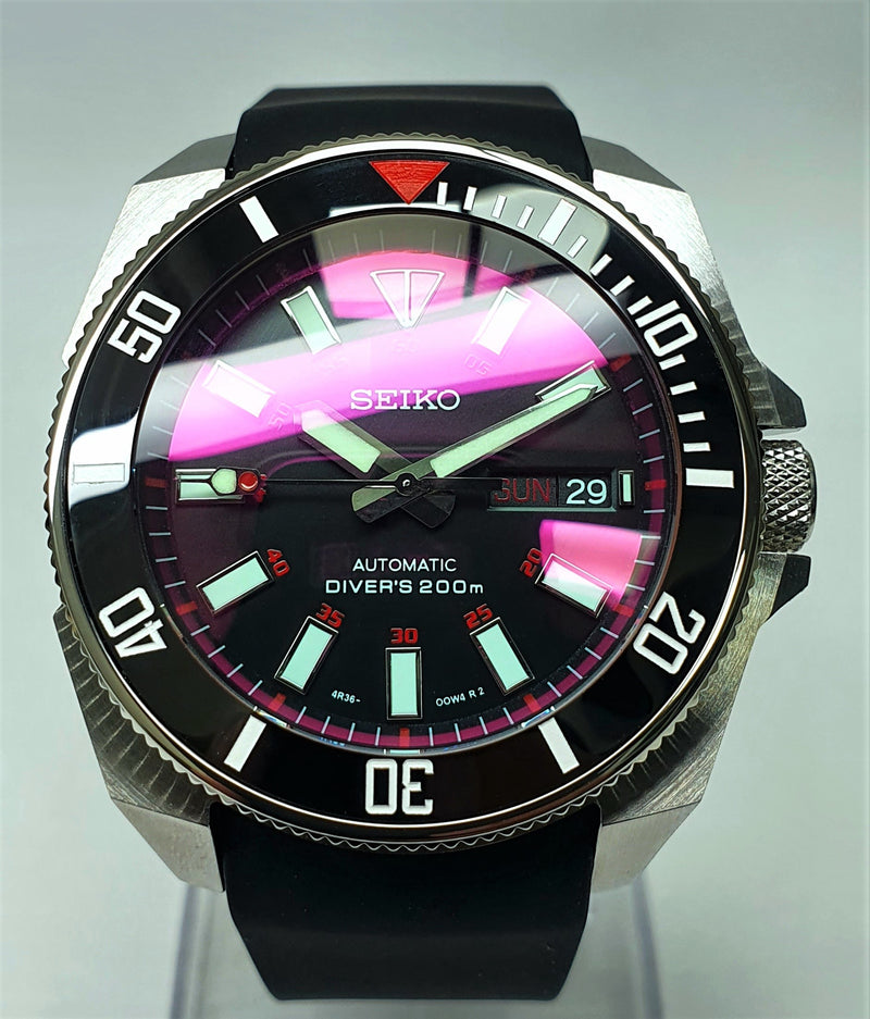 Bespoke Custom SKX Samurai Divers Watch SEIKO NH36 - AKA Blood Moon Mo –  Watch Tomb Company Ltd