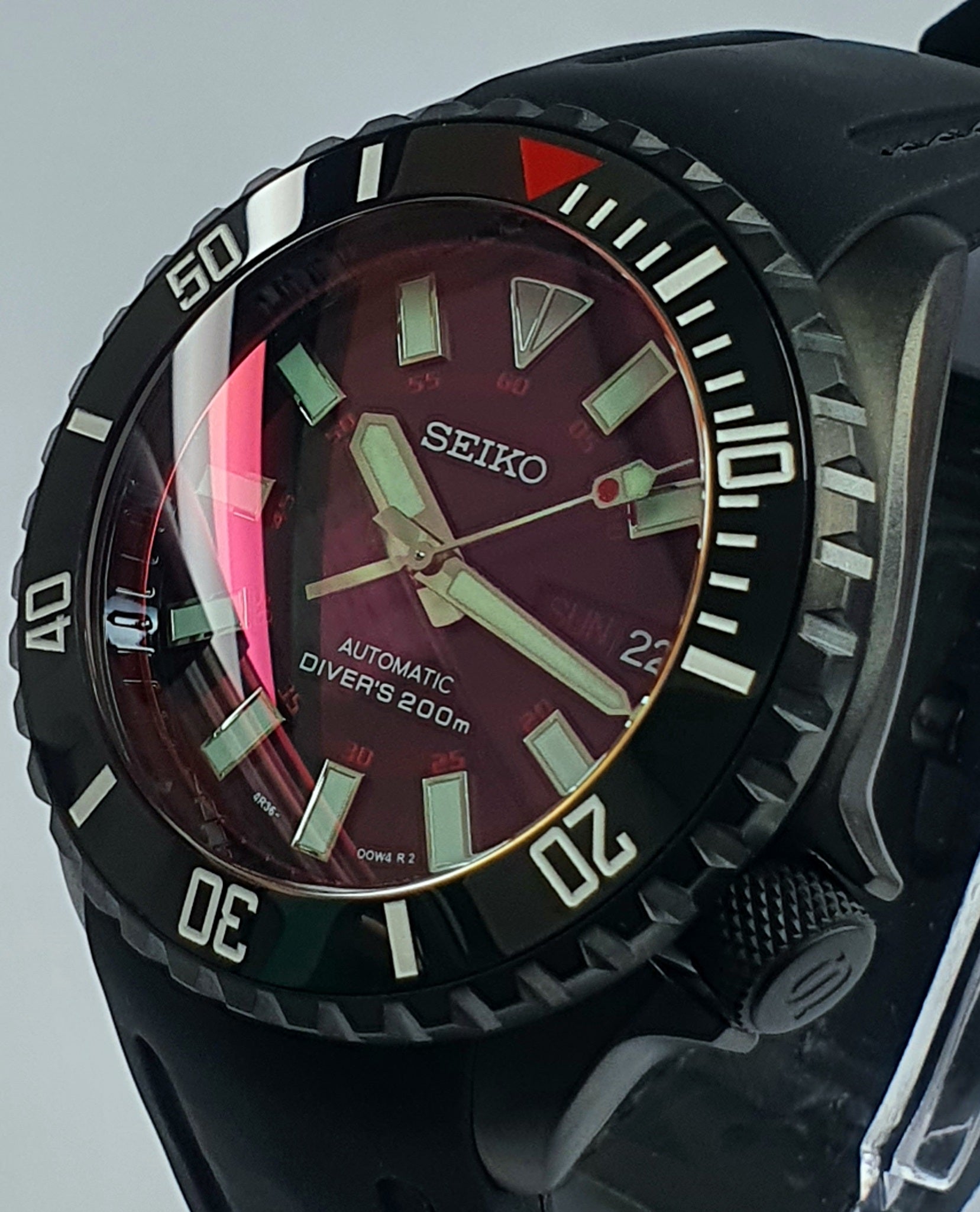 Bespoke Custom SKX007 Divers Watch SEIKO NH36 - BLOODMOON Mod! Premium –  Watch Tomb Company Ltd