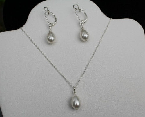 pearl drop necklace and earring set