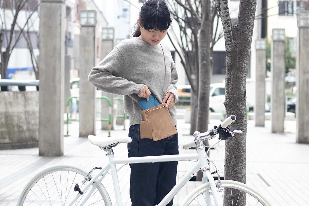 Root ＜UNISEX＞minimal wallet(本革ミニマルウォレット)